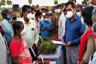 central team  flood affected area  thiruvarur news  thiruvarur latest news  central team inspect flood affected  central team inspect flood affected area in thiruvarur  மழை வெள்ள பாதிப்புகள் குறித்து ஆய்வு  மத்திய குழு  திருவாரூரில் மத்திய குழு ஆய்வு  வெள்ள பாதிப்புகள்