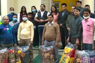 Vasant kunj rwa distributed quilts and blankets among employees