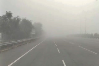 Fog at ORR Hyderabad, Fog at ORR, హైదరాబాద్​లో పొగమంచు, ఓఆర్​ఆర్​పై పొగమంచు