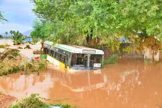 Rajampet floods, Kadapad floods 2021, కడప జిల్లా వరదలు, రాజంపేట వరదలు, రాజంపేట వరదల్లో 38 మంది గల్లంతు