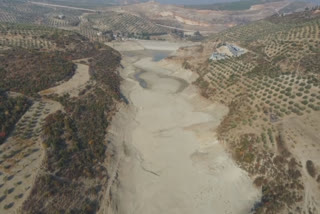 Dried up dam exposes water shortage severity in Syria