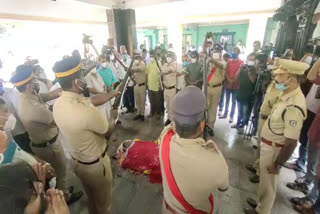 Bichu Thirumalas body was cremated  Bichu Thirumala funeral  ബിച്ചു തിരുമലയുടെ മൃതദേഹം സംസ്‌കരിച്ചു  ബിച്ചു തിരുമലക്ക് വിട  ബിച്ചു തിരുമല