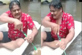 Mansooan turns Bathtub into a boat , r Ali Khనటుడు మన్సూర్​ అలీ షికార్లు