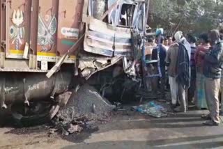crematorium passenger truck collided with lorry in Nadia