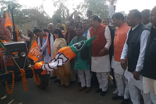 Mahendra Pratap Singh flagged off the tractor rally