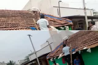 தடுப்பூசி போட பயந்து கூரை மீது ஏறிய கர்நாடகா முதியவர், Old man climbs house to avoid getting vaccinated