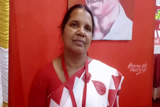 NP kunjumol cpm meenangadi area secretary  First woman elected cpm area secretary Kerala  wayanad cpm woman leader  മീനങ്ങാടി ഏരിയ കമ്മിറ്റി സെക്രട്ടറിയായി എൻ പി കുഞ്ഞുമോൾ  സമ്മേളനത്തിലൂടെ ആദ്യ വനിത ഏരിയാ സെക്രട്ടറി  വയനാട് സിപിഎമ്മിലെ വനിത നേതാവ്