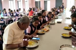 mla bayyapur visit murarji scool