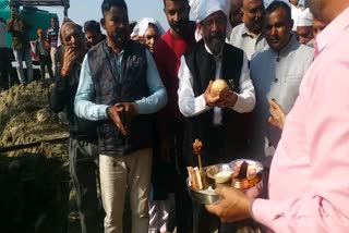 munna-singh-chauhan-did-bhoomi-pujan-of-the-bridge-to-be-built-on-the-yamuna-river-boat-ghat-in-vikasnagar