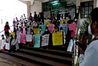 Karnataka doctors sit on indefinite strike