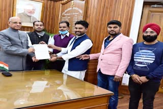 bjp-minority-morcha-delegation-met-governor-in-ranchi