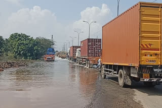 மணலி விரைவு சாலையில் வெள்ளம்