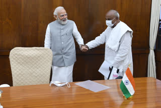 PM Modi and Deve Gowda