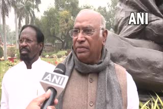 Kharge slams Centre on farmers died