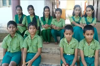 11 pairs of twins in Mangaluru school  ഇരട്ടക്കുട്ടികളുടെ സ്‌കൂള്‍  കര്‍ണാടക സ്‌കൂള്‍ ഇരട്ടക്കുട്ടികള്‍  karnataka school famous for twins