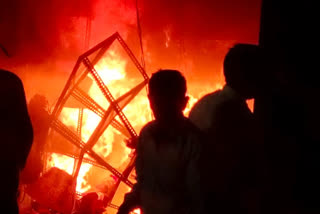 Fire in Shivani Fashion Cloth shop at mandaro bazar in Giridih