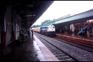 ನೈರುತ್ಯ ರೈಲ್ವೆ ಆದಾಯದಲ್ಲಿ ಹೆಚ್ಚಳ,South western railway income amid Rain and covid,ಮಳೆ, ಕೋವಿಡ್ ಮಧ್ಯೆಯೂ ನೈರುತ್ಯ ರೈಲ್ವೆಗೆ ಆದಾಯ