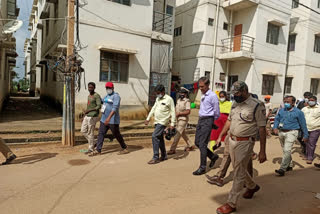 second dose vaccine, Tumkur District Collector, second dose vaccine not taken persons, Omicron fear in Tumkur, ಎರಡನೇ ಡೋಸ್​ ಲಸಿಕೆ, ತುಮಕೂರು ಜಿಲ್ಲಾಧಿಕಾರಿ, ಎರಡನೇ ಡೋಸ್​ ತೆಗೆದುಕೊಳ್ಳದ ಜನರು, ತುಮಕೂರಿನಲ್ಲಿ ಒಮಿಕ್ರಾನ್​ ಭಯ,