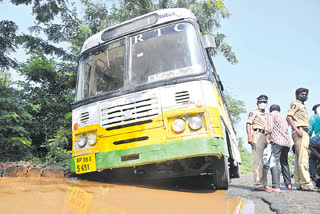 nellore-people-facing-problems-with-damaged-roads