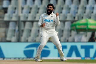 Ajaz Patel  Ajaz Patel picks up all 10 wickets  Ajaz Patel 3rd Bowler To Take 10 Wickets  പത്തിൽ പത്തും നേടി അജാസ് പട്ടേൽ  അജാസ് പട്ടേലിന് ചരിത്ര നേട്ടം  അജാസിന് അഭിനന്ദനവുമായി കുംബ്ലെ