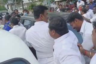 admk members assaulted intra party member
