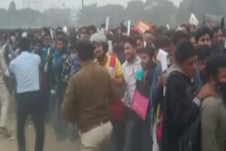 police lathicharge