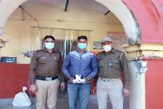 Laksar police arrested a smack peddler