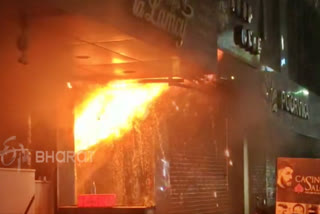 fire accident in tea shop  fire in tea shop  fire accident  chennai fire accident  சென்னை தீ விபத்து  தீ கடையில் தீ விபத்து  சென்னை திருவல்லிக்கேணி டீ கடையில் தீ விபத்து  திருவல்லிக்கேணி டீ கடையில் தீ விபத்து