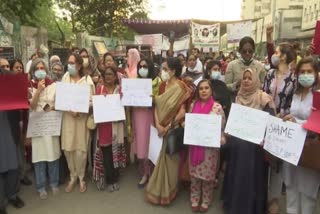 protest in karachi against sialkot mob lynching