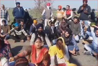 Protest against private school in Gurdaspur