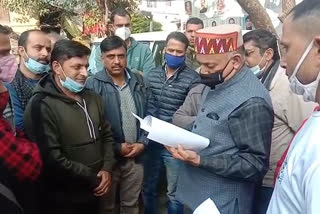 Lokmitra center operators submitted memorandum to MLA Hamirpur Narendra Thakur