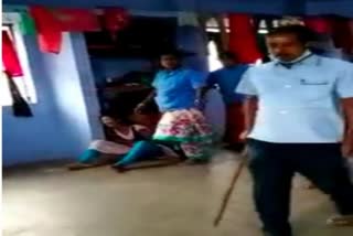 Factory worker thrashes a colleague with a stick in Coimbatore