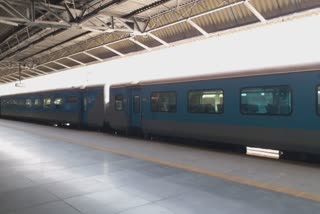 Bharat Gaurav Train: 'ભારત ગૌરવ' ટ્રેન ભાડે આપી રહ્યું છે રેલવે, ટૂર ઓપરેટર 2 વર્ષ માટે લીઝ પર લઈ શકશે