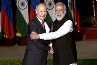 india russia annual summit  pm modi  Russian President Vladimir Putin  ഇന്ത്യ റഷ്യ ബന്ധം  ഇന്ത്യ റഷ്യ വാര്‍ഷിക ഉച്ചകോടി  റഷ്യന്‍ പ്രസിഡന്‍റ് വ്ളാഡിമര്‍ പുടിന്‍  പുതിയ ആയുധ കരാര്‍