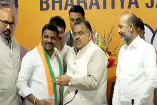 teenmar mallanna joins bjp