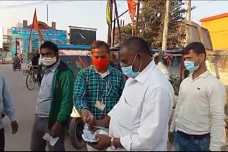 दरभंगा में मास्क चेकिंग