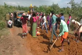 villagers made road by their own after administration did not respond at balangir