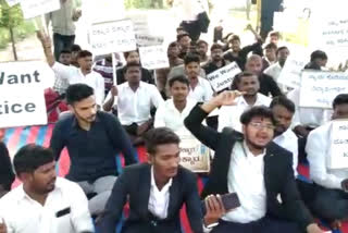 Law students protest in Hubbali