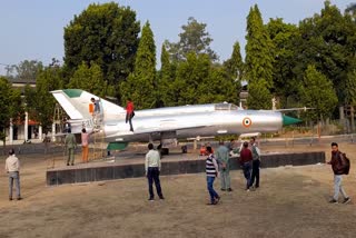 Jabalpur Engineering College got fighter aircraft MiG-21 for Research of Students
