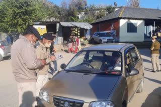 Karsog police cut challans for those who do not follow traffic rules