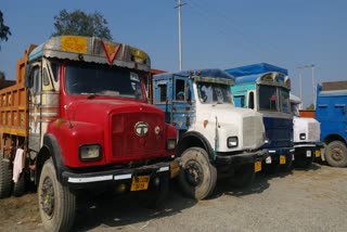 Indefinite strike of mining vehicle traders