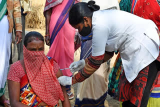 140 crore COVID vaccine doses provided  COVID vaccine doses to States and UTs  Central government COVID vaccine doses  രാജ്യത്ത് വിതരണം ചെയ്‌തത് 140 കോടി വാക്‌സിന്‍  വാക്‌സിന്‍ ഡോസുകളെക്കുറിച്ച് കേന്ദ്ര സര്‍ക്കാര്‍  ഇന്ത്യ ഇന്നത്തെ വാര്‍ത്ത