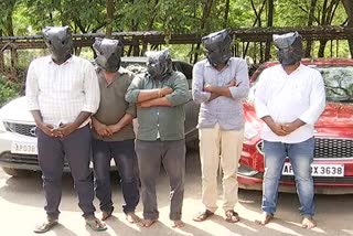 five-people-arrested-for-smuggling-red-sandalwood-at-kadapa-district