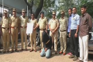 Police arrested criminal from wedding tent in Thane