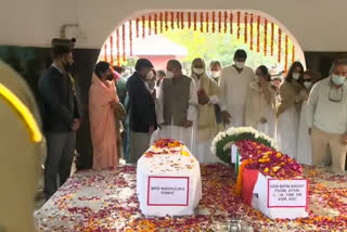 csd gen bipin rawat his wife madhulika rawat funeral at new delhi