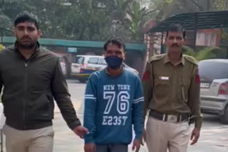 rohini police arrested snatcher