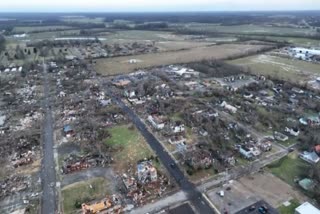 tornadoes hit central and southern US  യുഎസില്‍ നാശം വിതച്ച് ചുഴലിക്കാറ്റുകള്‍  More than 30 tornadoes have been reported at least six states in us  tornadoes hit in us  tornadoes reported in at least six states, including Missouri, Tennessee and Mississippi