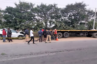 car hits lorry at dundigal