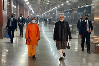 Modi makes surprise visit to Varanasi station