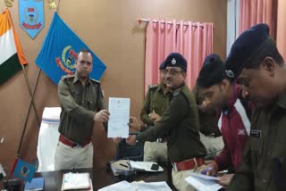 policemen honored by SP in giridih